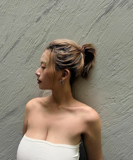 infini abc model pretty img