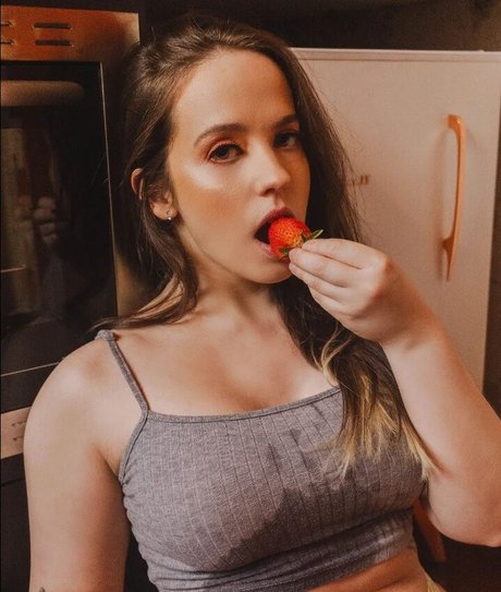 Nay Rodrigues pornstar erotic pic