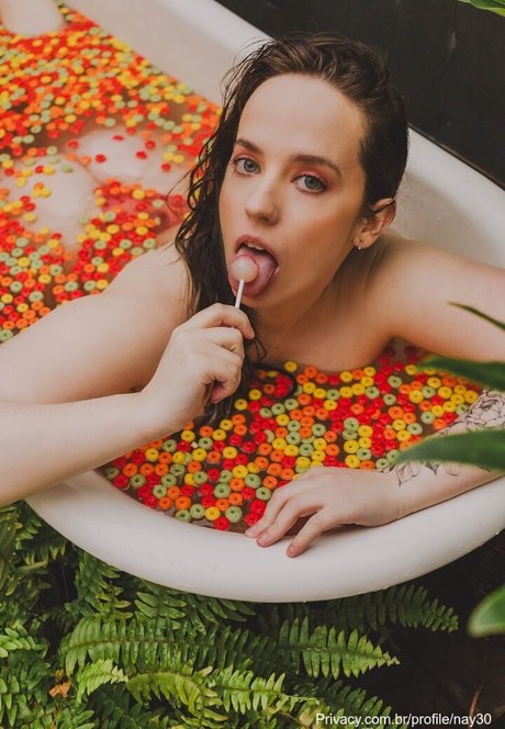 Nay Rodrigues model nudes photos