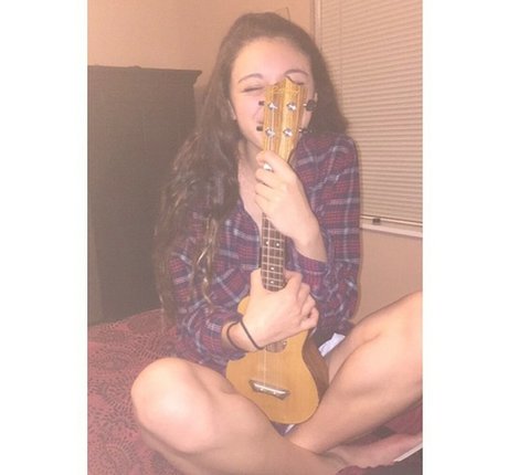 starrysighh model exclusive pictures