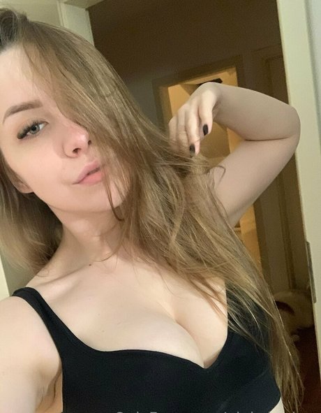 Pinky Kraken nice actress pic