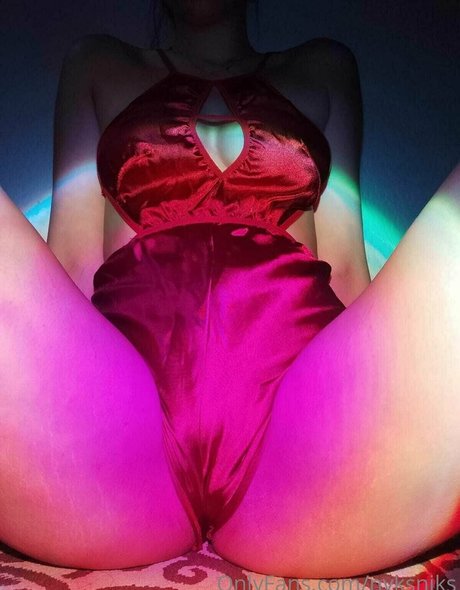 Nyks Niks pretty star pic