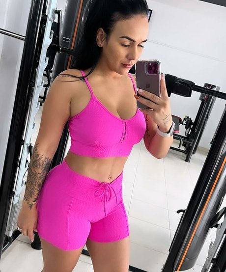 Mayara Franco model art images