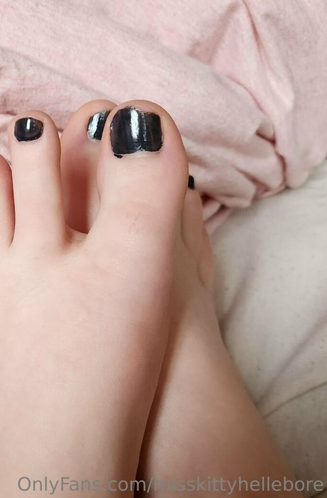 misskittyhellebore nudes actress galleries