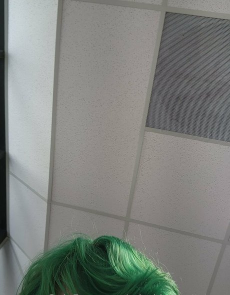 misskittyhellebore model perfect photos