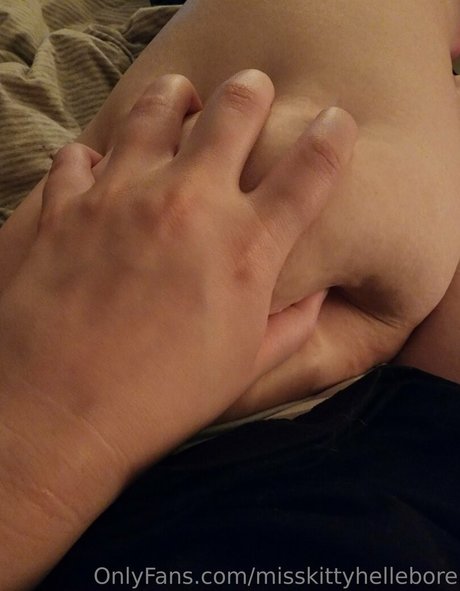 misskittyhellebore star best pics