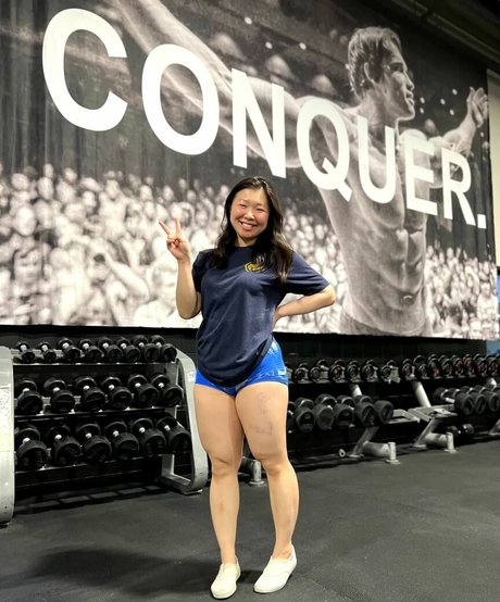 Asianquadbae model erotic pics