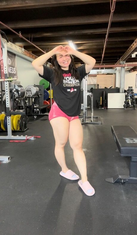 Asianquadbae model naked images