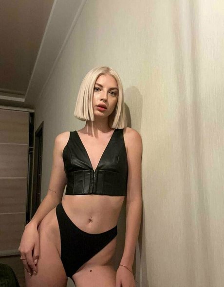 candyblondbaby pornstar erotic img