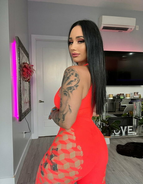 moneybirdette nude actress photo