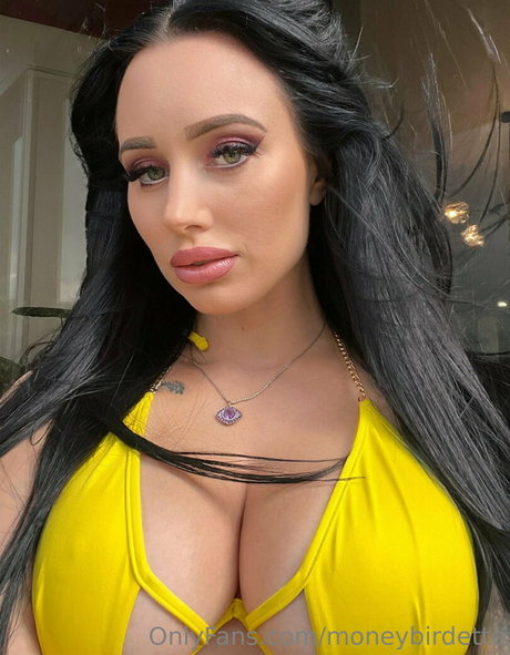 moneybirdette model nudes pic