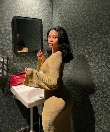 Aethyu model beautiful img