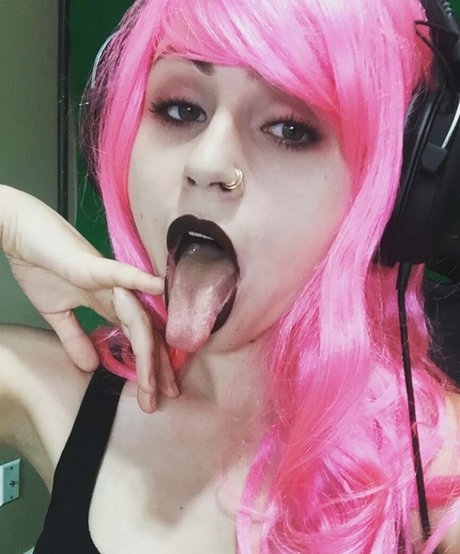 YungMallory model sexy gallery