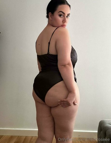 lifeofroseee naked model archive