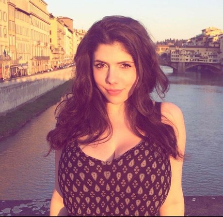 Emily Helen Barry nude pornstar pics