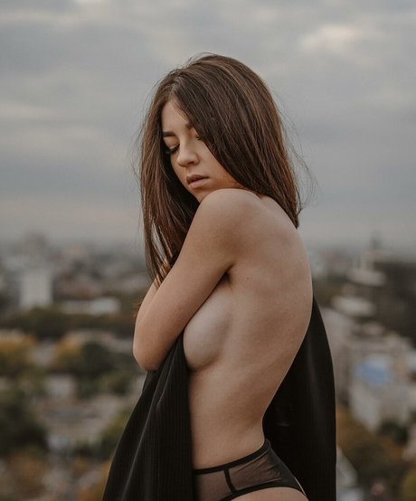 dark nipples onlyfans top img