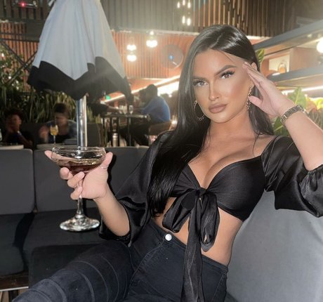 Kayla Giarrusso nude pornstar pics