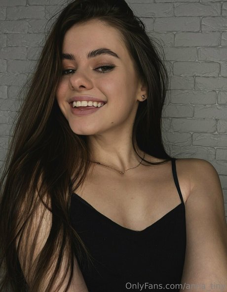 anna tiny pornstar nude photo