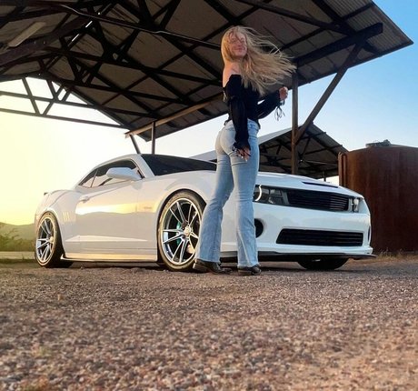 Kayla Rundle hd model gallery