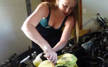 Kayla Rundle hot actress archive