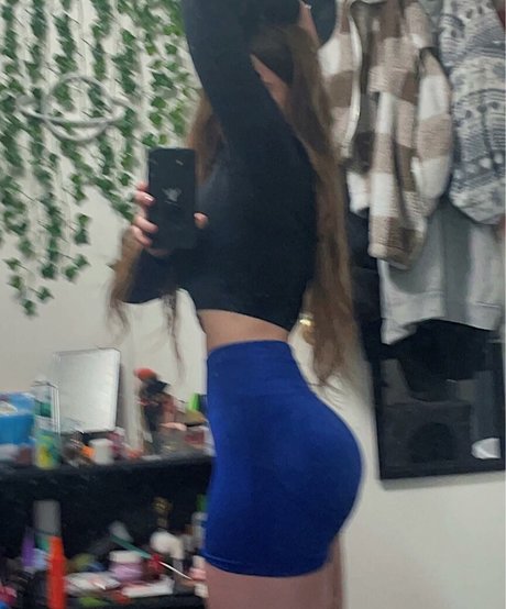 Alyshia Harvey model pretty picture