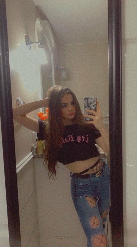 Alyshia Harvey hot actress photos