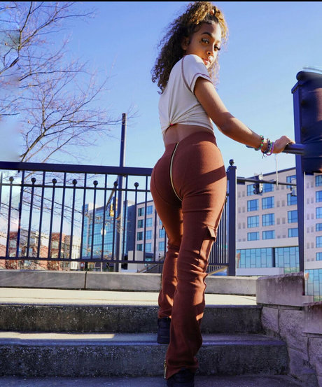 Lexi Vee free actress img