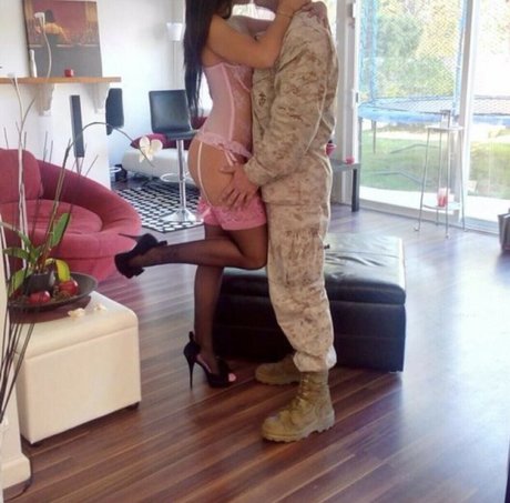 HotwifeGoodLife33 model erotic pic