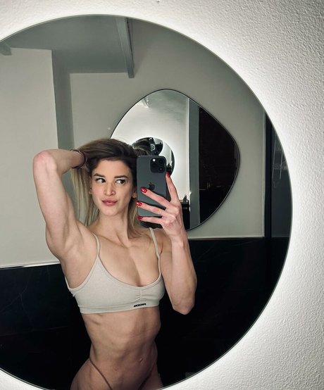 Vanessa Anoe model porn galleries