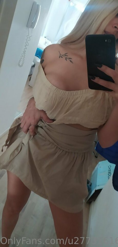 rominababe erotic model picture