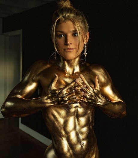 Josie Medema model exclusive image