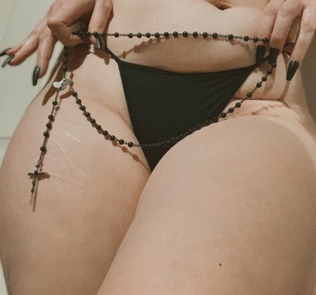 Sp00kyghoul nudes actress archive