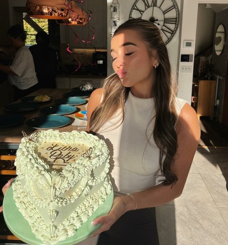 Lacey Fuller star adult photo