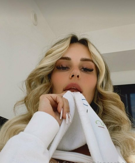 itsbiancaghezzi beautiful model photo