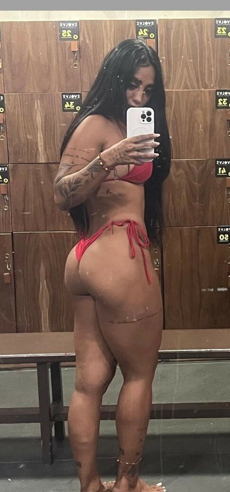 Yescanales pretty pornstar pic