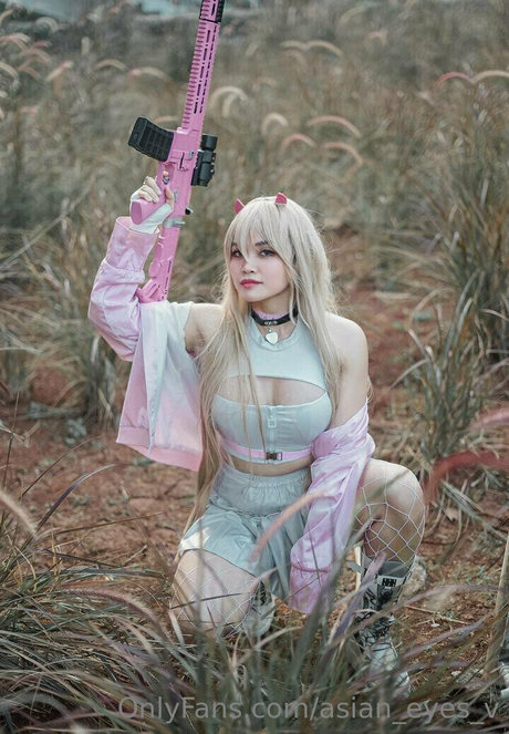 asian eyes v hot actress picture