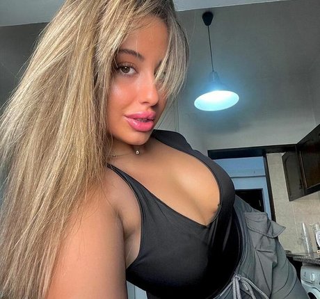 naked onlyfans top picture