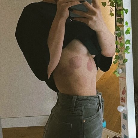 lyna com beautiful pornstar image