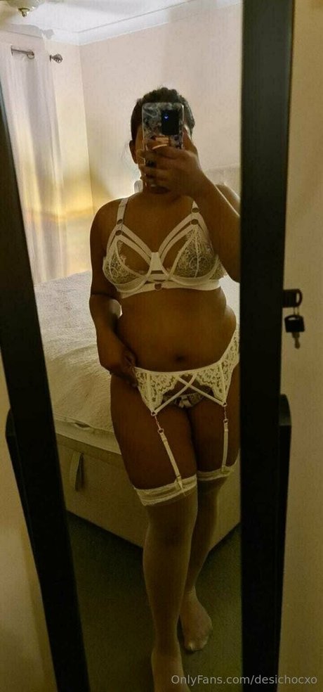 desichocxo star naked photos