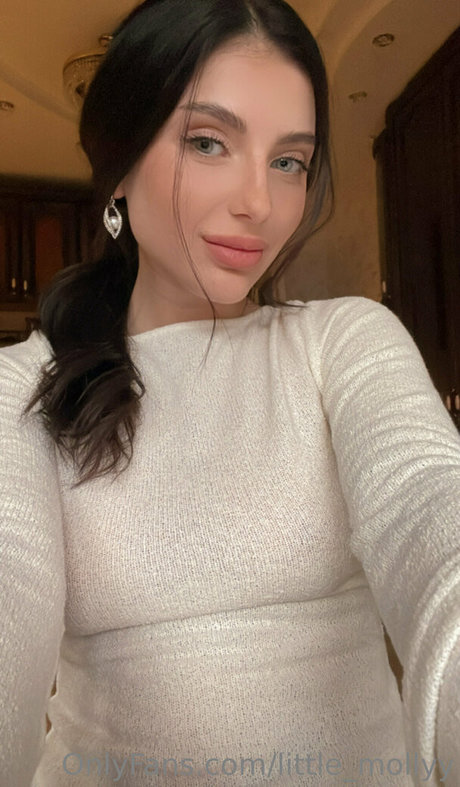 little mollyy model exclusive pics