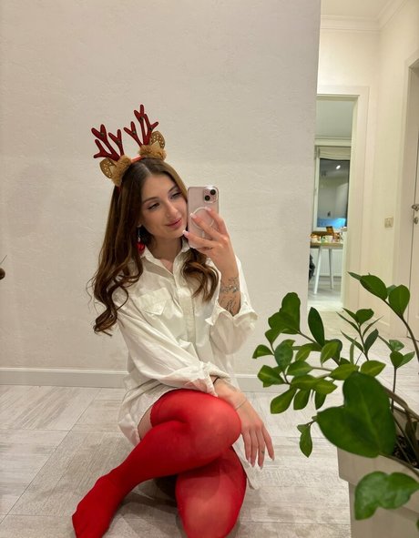 little mollyy sex model image