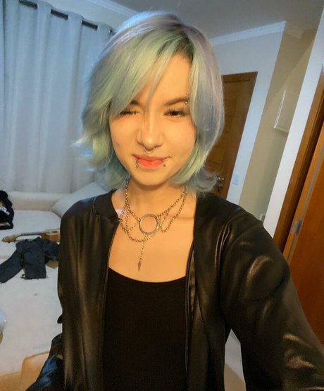 Luh Setra naked actress galleries