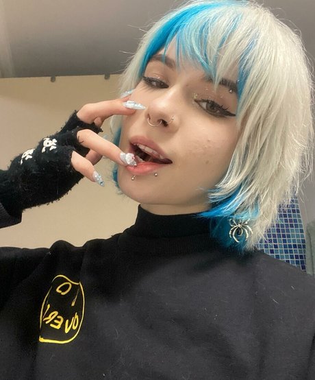 Luh Setra star nude galleries