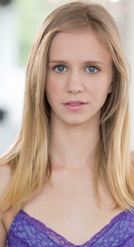 CastingCouch X actress image