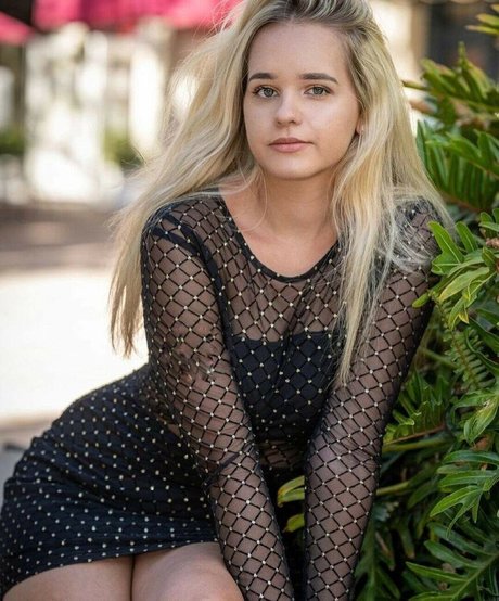 Valkyrie Mcfey pornstar exclusive img