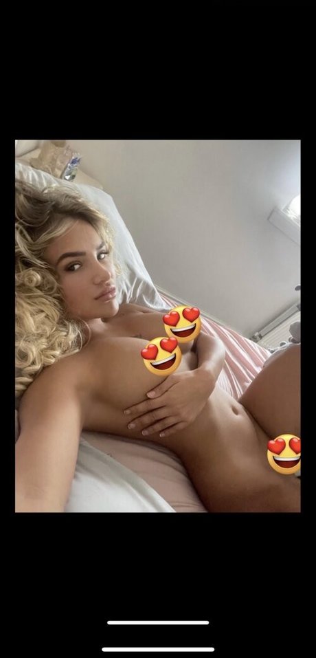 mollymazs sex model pics