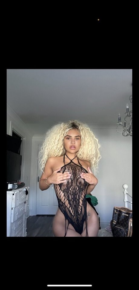 mollymazs hd pornstar pic