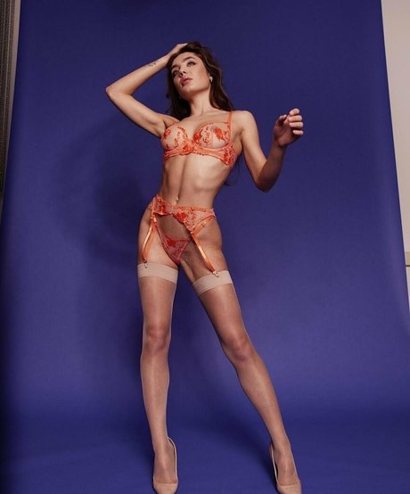 vallybunny top actress image