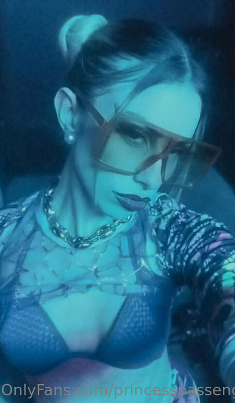 princesspassengerr star sexy image