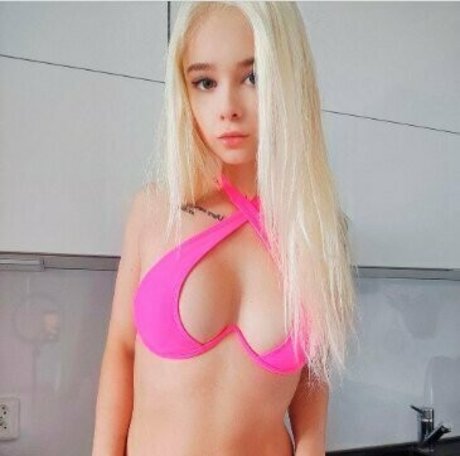 mia moxie sexy pornstar photo